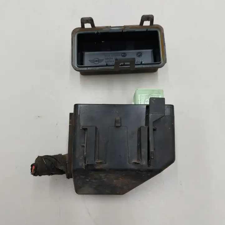 Mini Cooper Countryman R60 (2010 - 2016) 61142755704 Блок предохранителей — фото 2