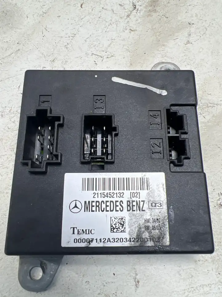 Mercedes-Benz E W211 (2002 - 2009) 2115452132 Модуль комфорта — фото 3