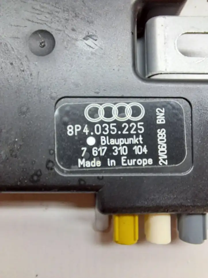 Audi A3/S3 8P (2004 - 2008) 8P4035225 Усилитель антенны — фото 3