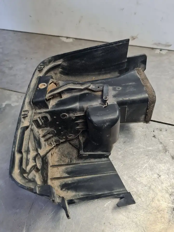 Volkswagen Crafter (2006 - 2016) A9068300654 Боковой воздушный дефлектор — фото 3