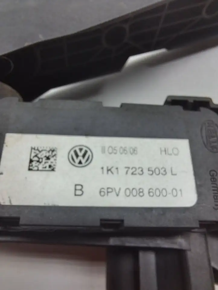 Volkswagen PASSAT B6 (2005 - 2010) 1K1723503L Педаль акселератора — фото 3