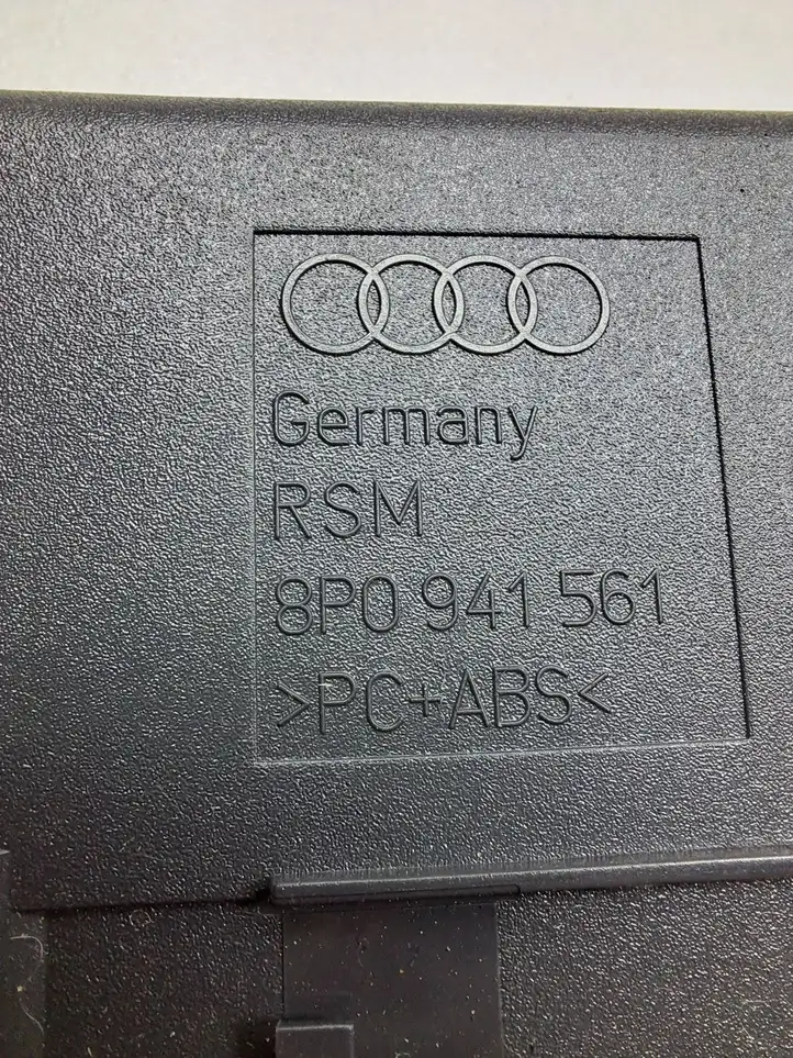 Audi A3/S3 8P (2004 - 2008) 8P0941561 Вещевой ящик — фото 3