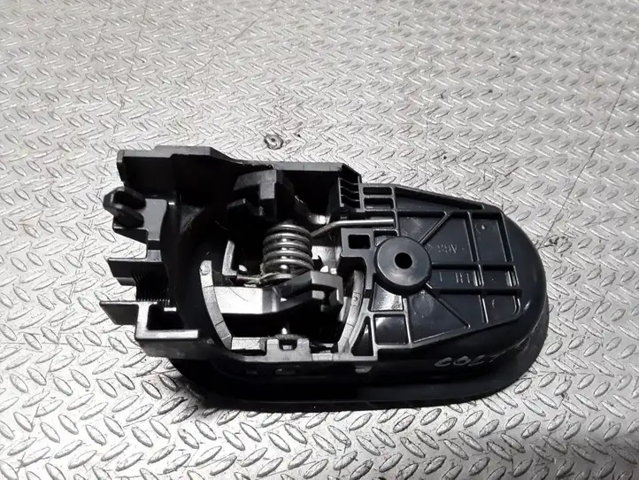 Mitsubishi Colt (2008 - 2012) Внутренняя ручка двери — фото 2
