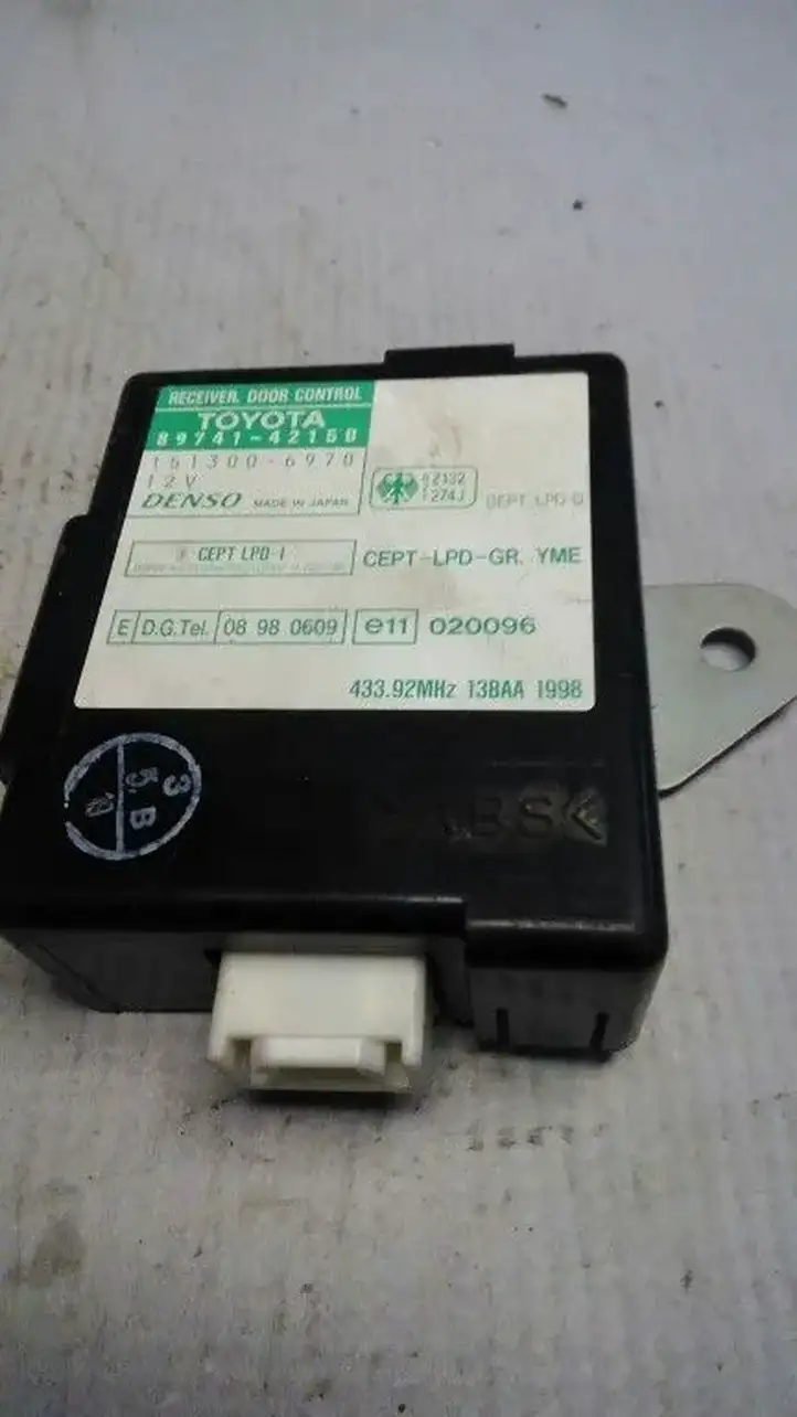 Toyota RAV 4 (XA20) (2000 - 2005) 8974142150 Датчик открытия передней двери — фото 1