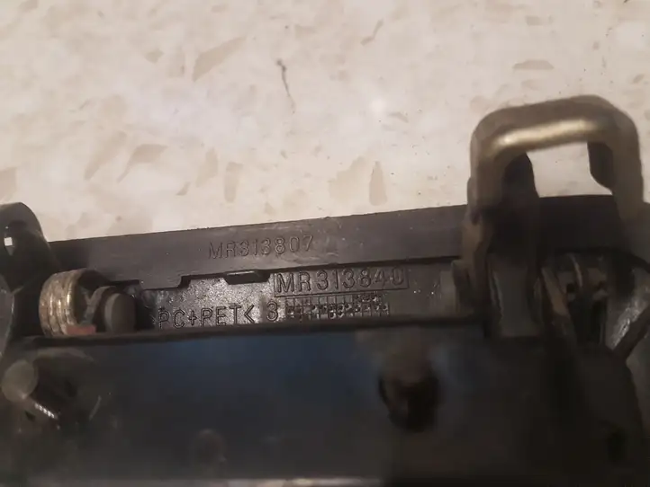 Mitsubishi Pajero Sport I (1996 - 2004) MR313807 Наружная ручка двери — фото 3