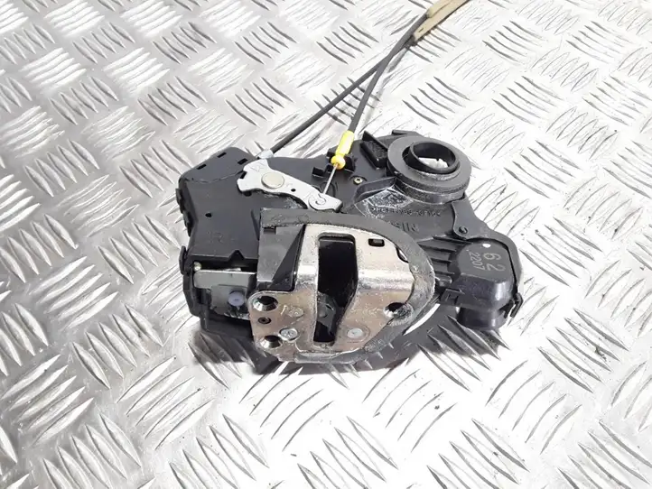 Toyota Corolla E120 E130 (2000 - 2004) 622207 Замок ручки двери — фото 1