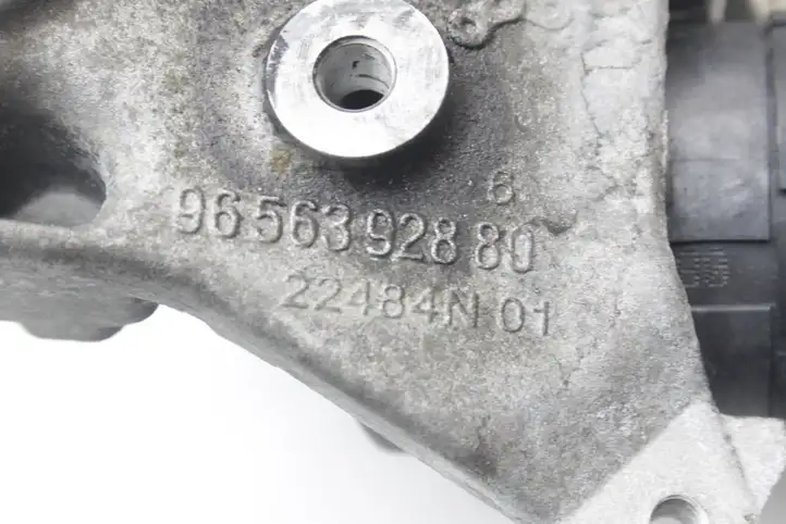 Volvo V70 (2007 - 2013) 9656392880 Кронштейн насоса ГУР — фото 7