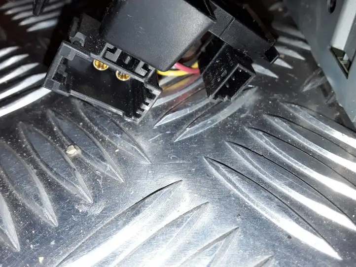 Mercedes-Benz E W211 (2002 - 2009) A2118705390 CD/DVD чейнджер — фото 3