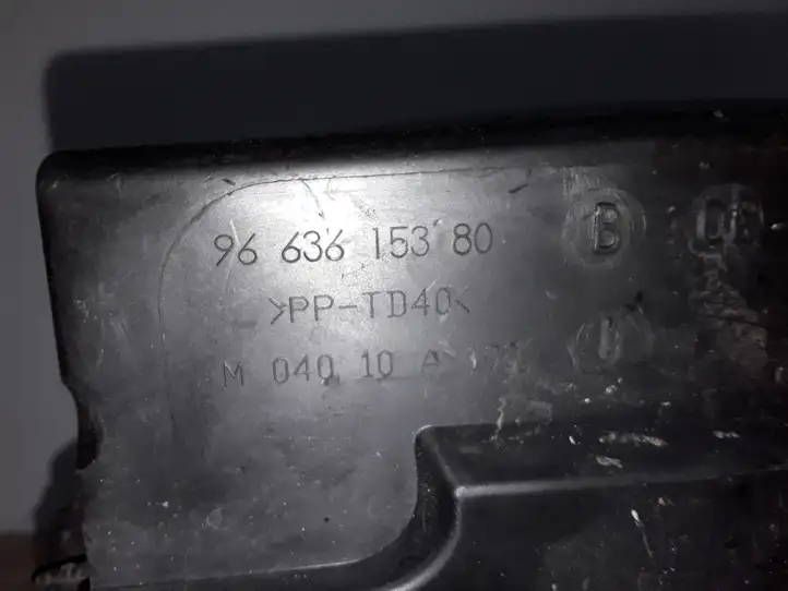 Citroen C4 I Picasso (2006 - 2013) 9663615380 Площадка аккумулятора — фото 2