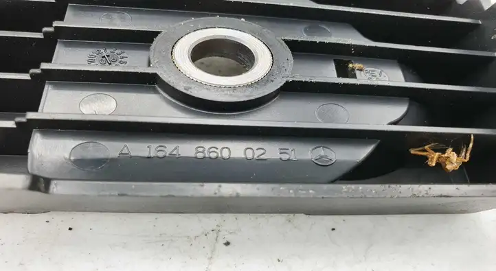 Mercedes-Benz ML W164 (2005 - 2011) A1648600251 Прочие детали салона — фото 3