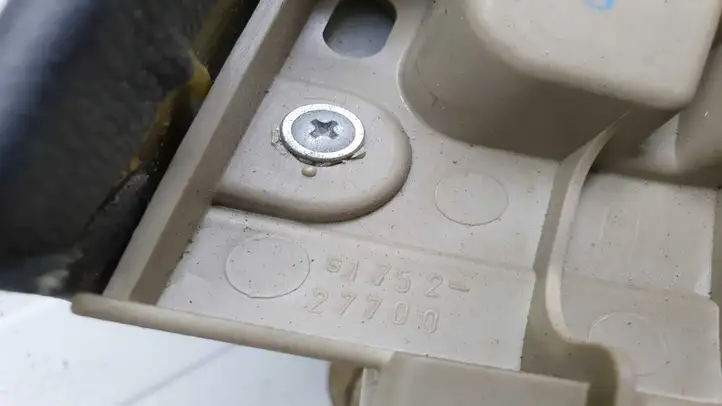Toyota Prius (XW20) (2003 - 2009) S175227700 Прочие детали салона — фото 3