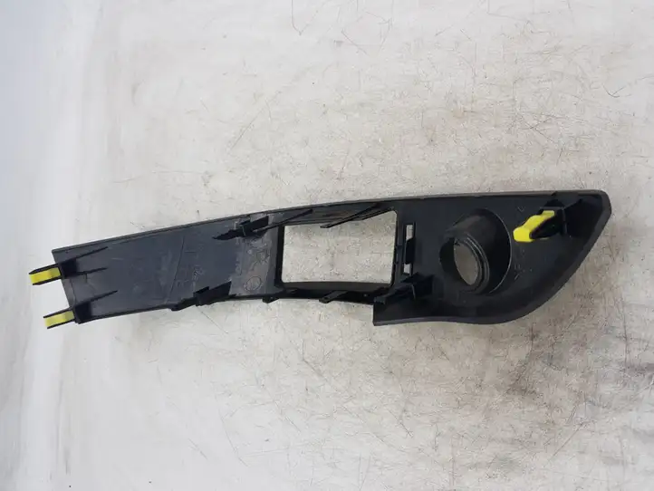 Toyota Corolla Verso AR10 (2004 - 2009) 5567064020 Прочие детали салона — фото 2