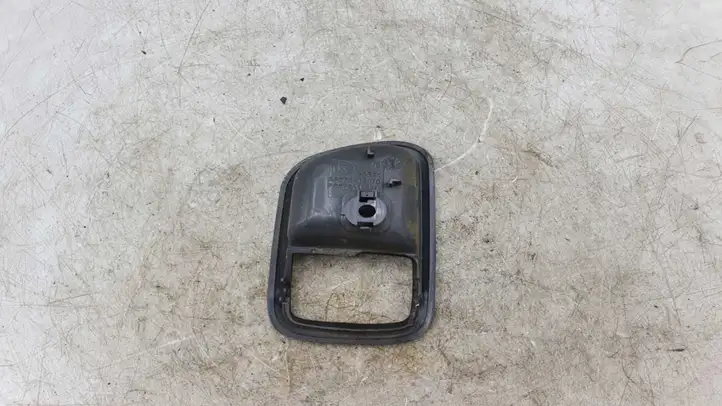 Toyota Avensis T220 (2000 - 2003) 6927305010 Прочие детали салона — фото 3