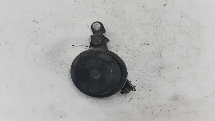 Toyota Corolla Verso E121 (2001 - 2004) Звуковой сигнал — фото 1
