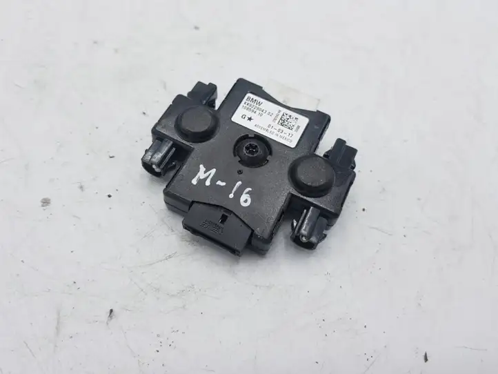 BMW 3 F30 F35 F31 (2012 - 2018) 922904302 Усилитель антенны — фото 1
