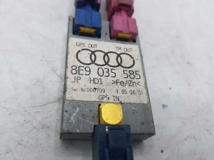 Audi A4 S4 B8 8K (2007 - 2011) 8E9035585 Усилитель антенны — фото 2