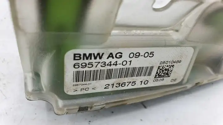 BMW 5 E60 E61 (2004 - 2010) 695734401 Усилитель антенны — фото 2