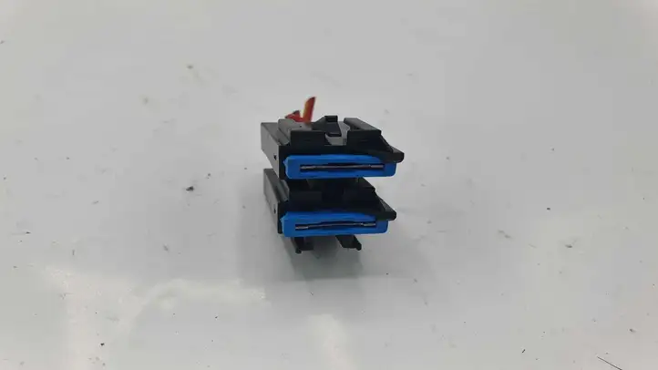 Seat Leon (1M) (1998 - 2006) Предохранитель — фото 1