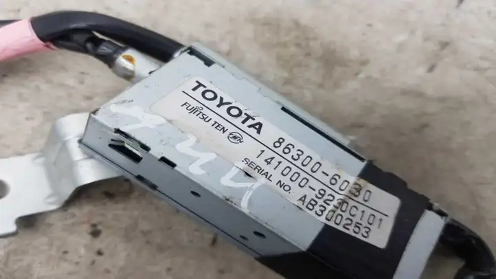 Toyota Land Cruiser (J120) (2002 - 2009) 8630060330 Усилитель антенны — фото 3