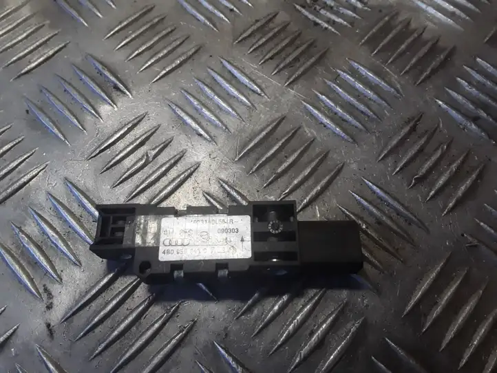 Audi A4 S4 B6 8E 8H (2000 - 2006) 8E0959643C Датчик удара SRS — фото 1