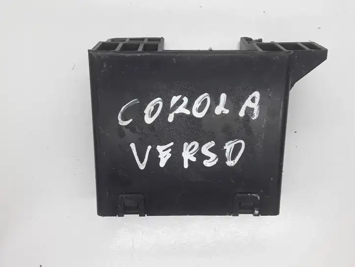 Toyota Corolla Verso E121 (2004 - 2007) 886500F030 Модуль управления кондиционером — фото 3