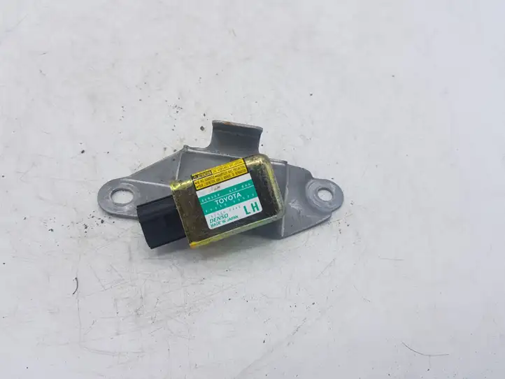 Toyota Land Cruiser (J120) (2002 - 2009) 8983060020 Датчик удара SRS — фото 1