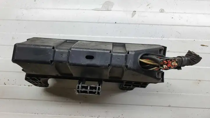 Toyota Previa (XR30, XR40) II (2000 - 2006) Блок предохранителей — фото 3