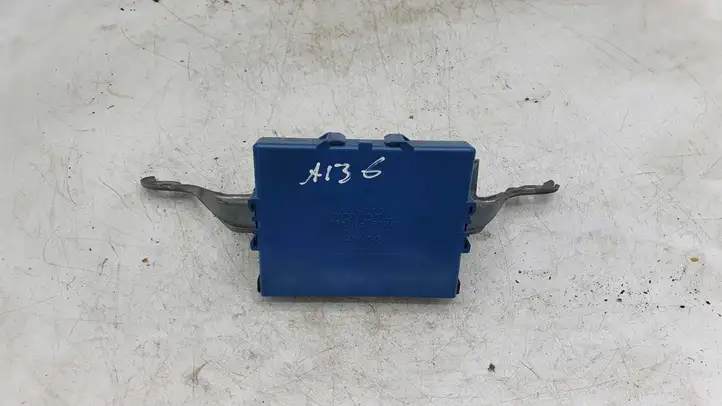 Toyota Corolla Verso AR10 (2004 - 2009) 896180F020 Блок управления зажиганием — фото 1