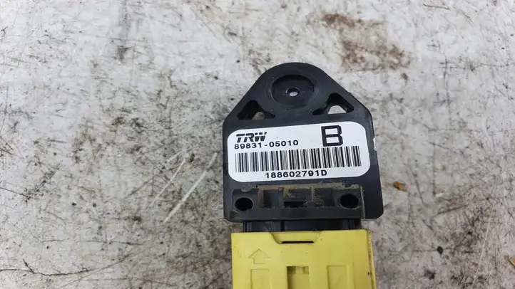 Toyota Corolla Verso E121 (2004 - 2007) 8983105010 Датчик удара SRS — фото 2