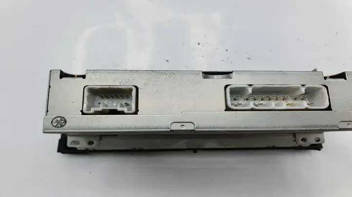 Toyota Avensis T220 (2000 - 2003) 8611005011 Магнитола / мультимедийная система — фото 3