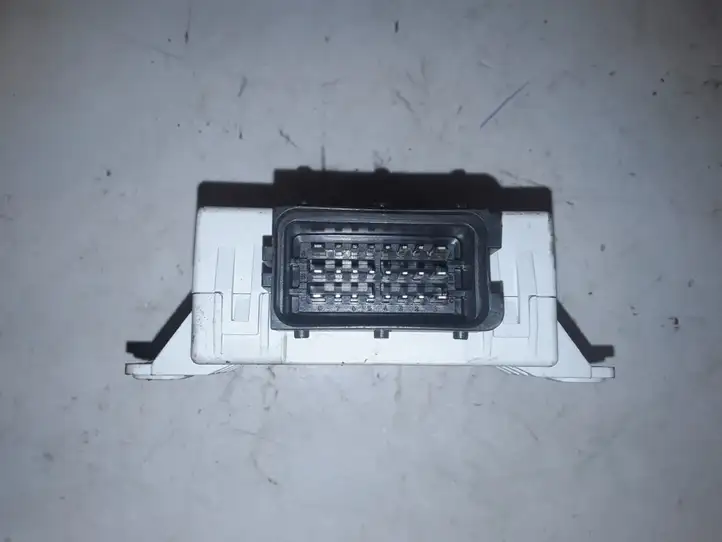 Toyota Avensis T250 (2006 - 2009) 021206F Реле стеклоочистителей — фото 2