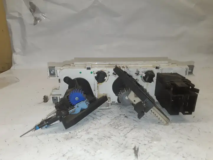 Ford Transit (2000 - 2006) YCIH19C571BA Блок управления климат-контролем — фото 2