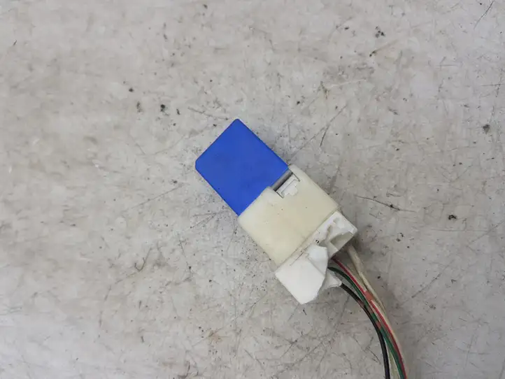 Nissan X-Trail T30 (2001 - 2007)  2523079915 Другое реле