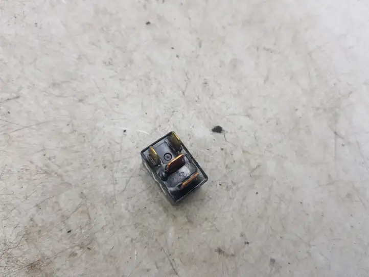 Toyota Avensis Verso (2001 - 2004) ACV31212M02 Другое реле — фото 3