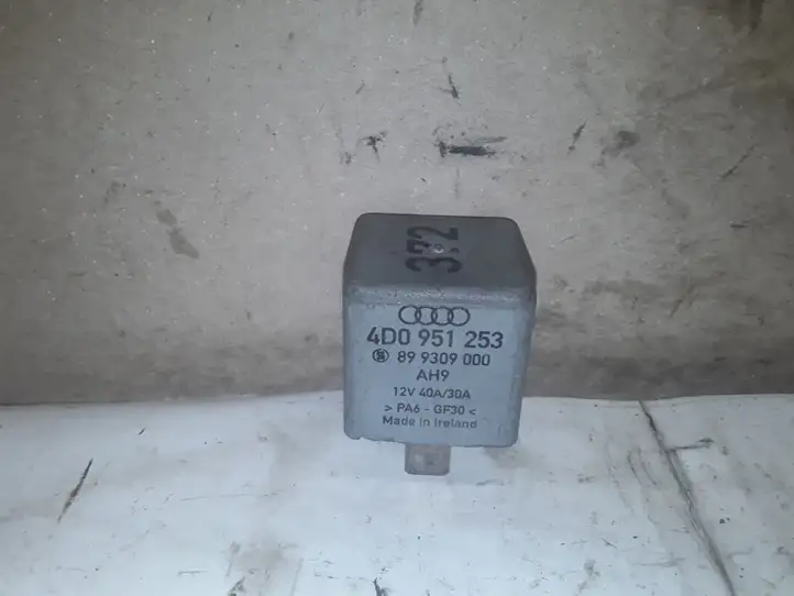 Audi A8 S8 D2 4D (1999 - 2002) 4D0951253 Реле насоса горючего — фото 1