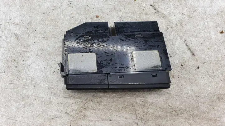 Toyota Avensis T250 (2006 - 2009) 8479005130 Кнопка обогрева стекла — фото 1