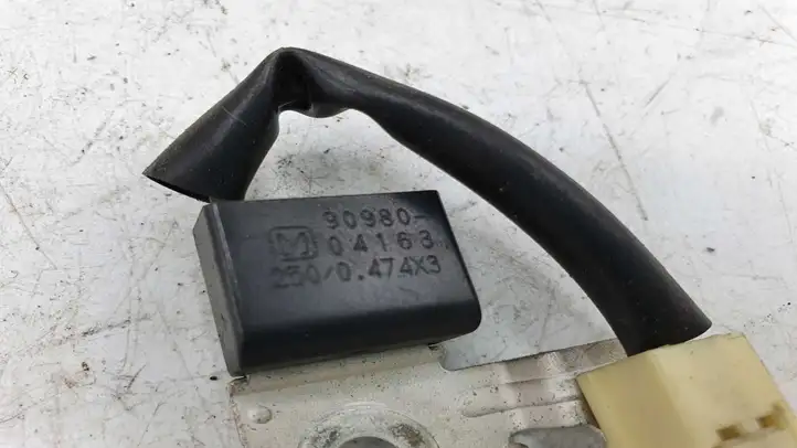 Toyota Corolla Verso E121 (2001 - 2004) 9098004163 Другое реле — фото 2