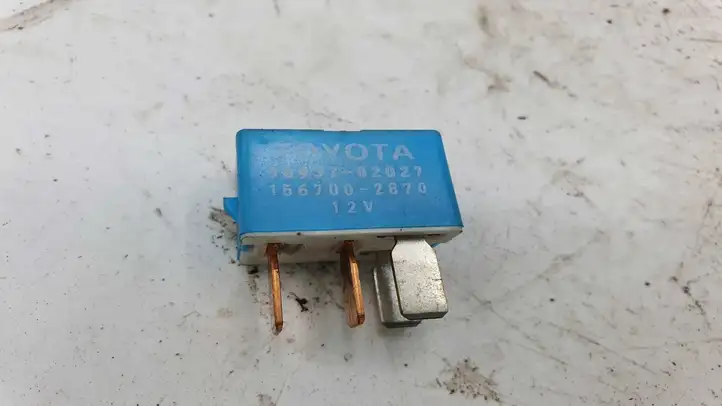 Toyota Corolla Verso E121 (2001 - 2004) 9098702027 Другое реле — фото 1