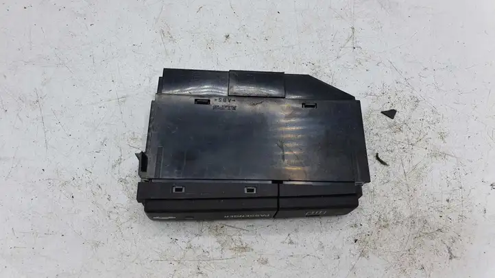 Toyota Avensis T250 (2003 - 2006) 8479005130 Кнопка обогрева стекла — фото 1
