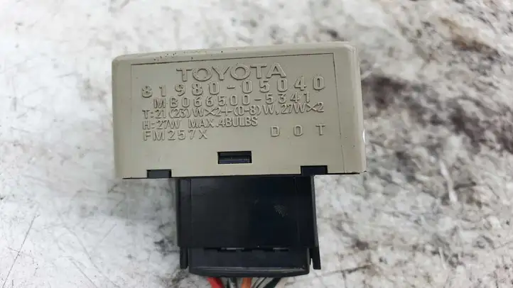 Toyota Corolla Verso E121 (2004 - 2007) 8198005040 Другое реле — фото 2