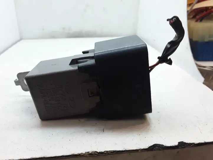 Kia Ceed (2006 - 2010)  937101H000 Другое реле