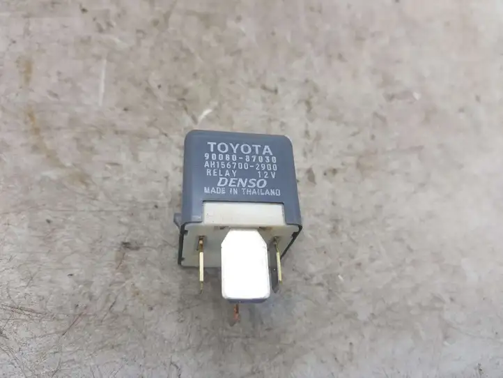 Toyota Corolla Verso E121 (2004 - 2007) 9008087030 Другое реле — фото 1
