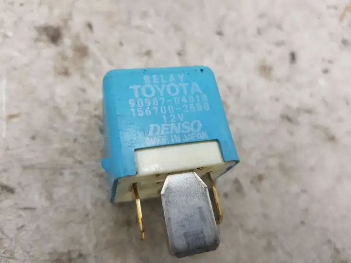 Toyota Corolla Verso E121 (2004 - 2007) 9098704010 Другое реле — фото 1