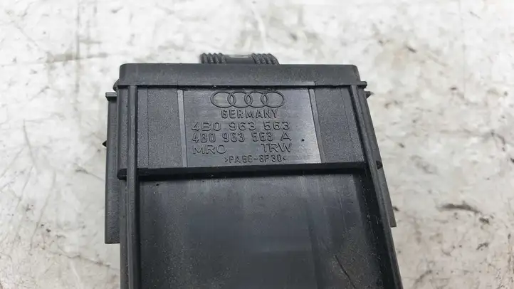 Audi A6 S6 C5 4B (2001 - 2004) 4B0963563 Включатель обогрева — фото 2