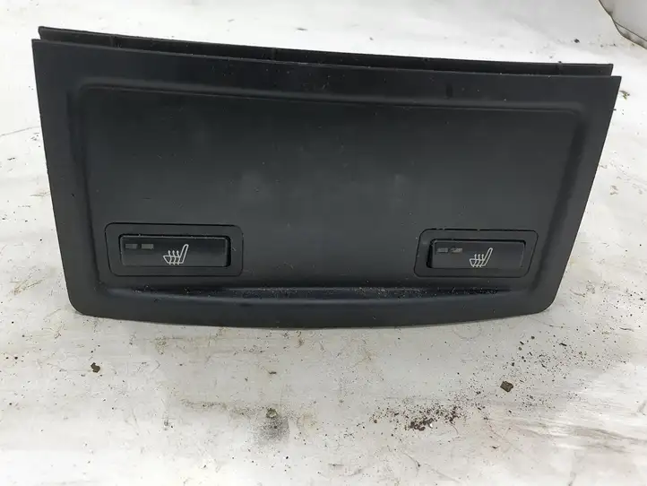 BMW 5 E60 E61 (2004 - 2010) 31810000A Включатель обогрева — фото 1
