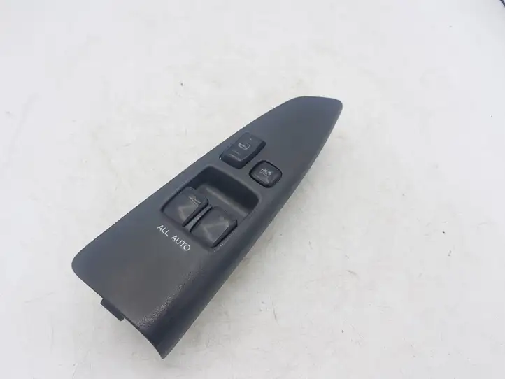 Toyota Corolla Verso E121 (2001 - 2004) 8404013061 Блок кнопок стеклоподъемников — фото 1