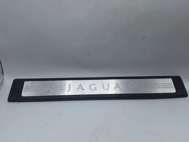 Jaguar XF (2007 - 2015) 8X2313201AF Внутренняя отделка переднего порога — фото 1