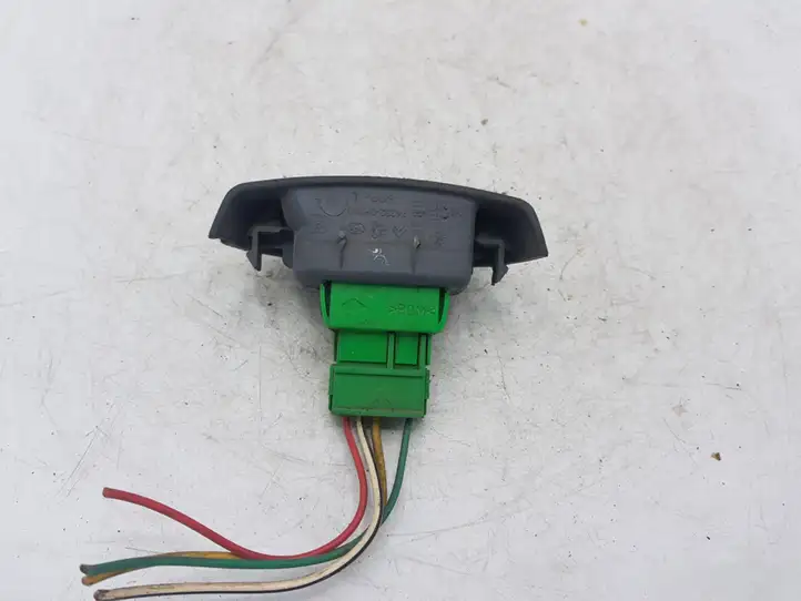 Toyota Aygo AB10 (2005 - 2008) 742320H010 Блок кнопок стеклоподъемников — фото 3