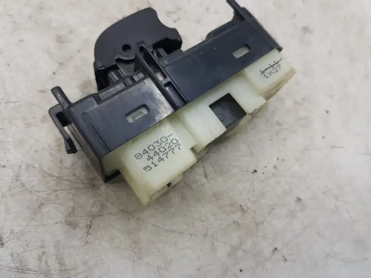 Toyota Avensis Verso (2001 - 2004) 8403044020 Блок кнопок стеклоподъемников — фото 2