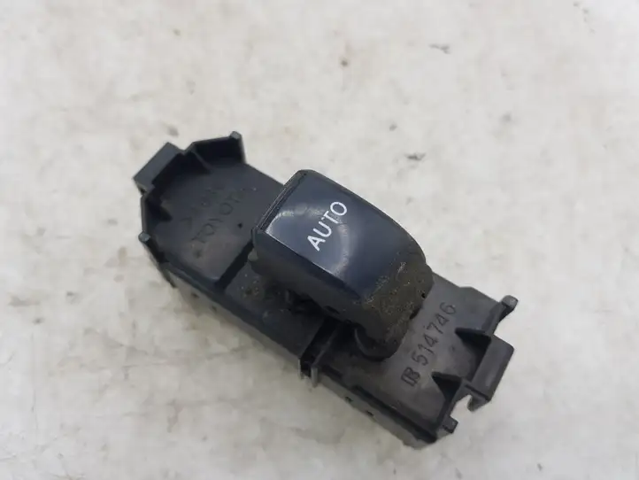 Toyota Avensis Verso (2001 - 2004) 8403044020 Блок кнопок стеклоподъемников — фото 1